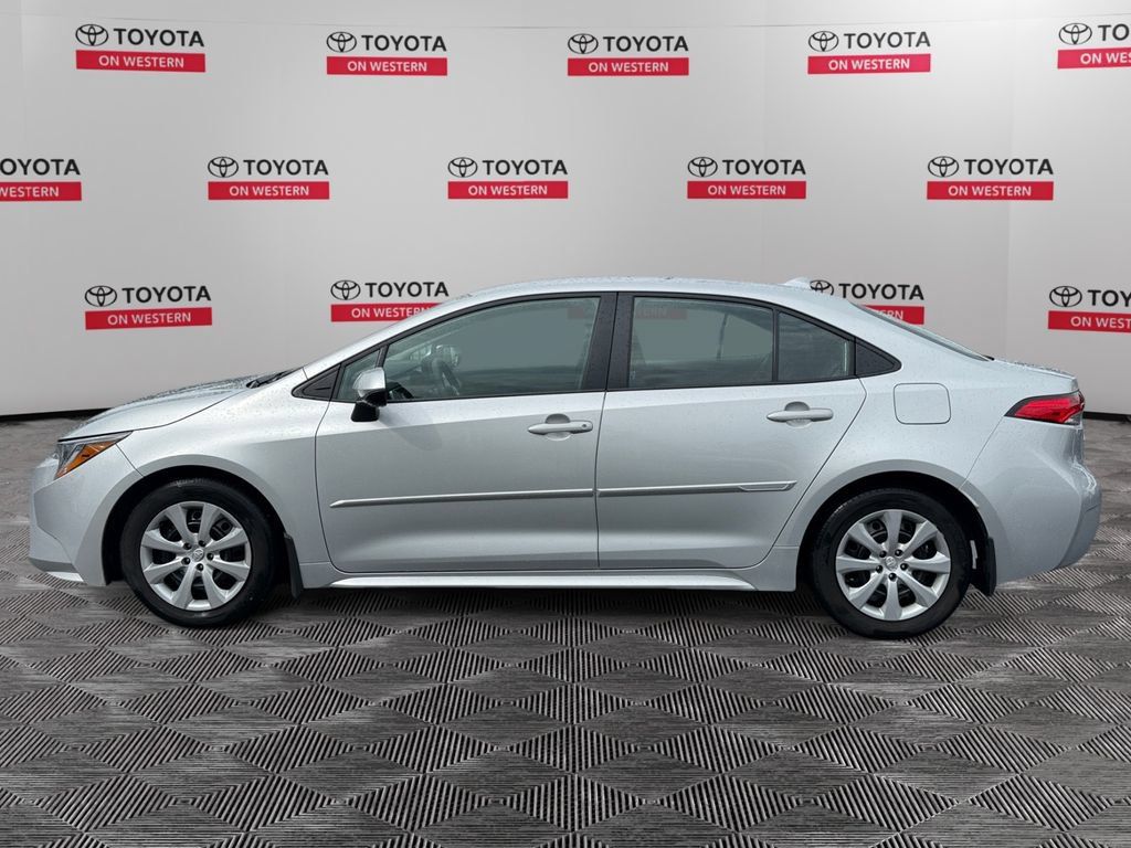Certified 2025 Toyota Corolla LE FWD image 8