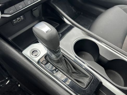 Used 2024 Nissan Altima 2.5 SV image 16