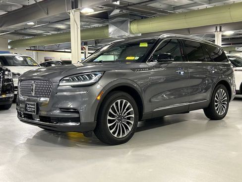 Certified 2023 Lincoln Aviator Reserve w/ Elements Package Plus AWD/4WD image 5