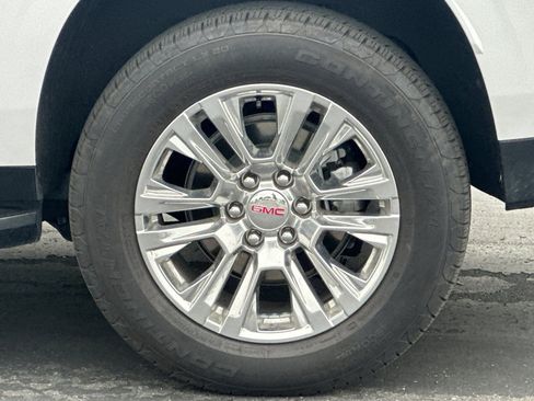Used 2025 GMC Yukon XL Denali AWD/4WD image 45
