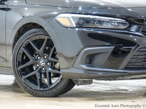 Used 2023 Honda Civic Sport image 3