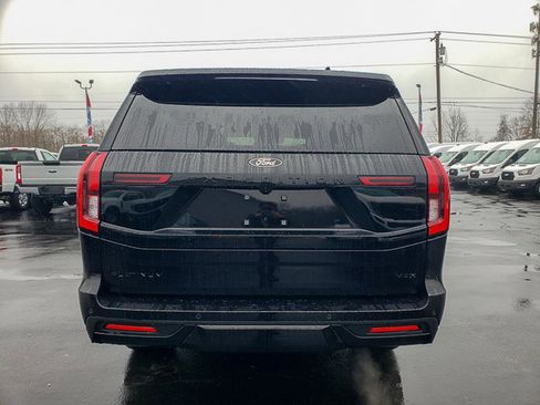 New 2025 Ford Expedition Max Platinum image 4