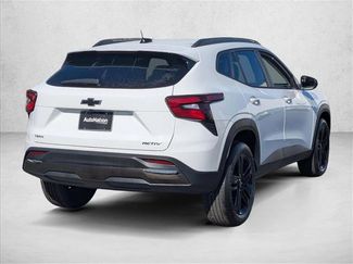 New 2026 Chevrolet Trax ACTIV w/ Sunroof Package FWD video 2