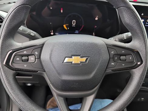 Used 2025 Chevrolet TrailBlazer LS w/ LS Convenience Package FWD image 16