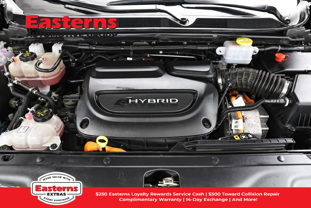 Used 2023 Chrysler Pacifica Limited FWD image 8