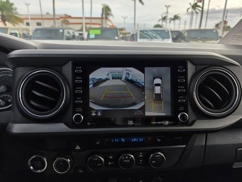 Used 2021 Toyota Tacoma 4x4 Double Cab image 14
