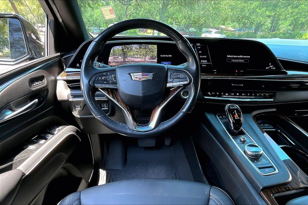 Used 2022 Cadillac Escalade Luxury RWD image 8
