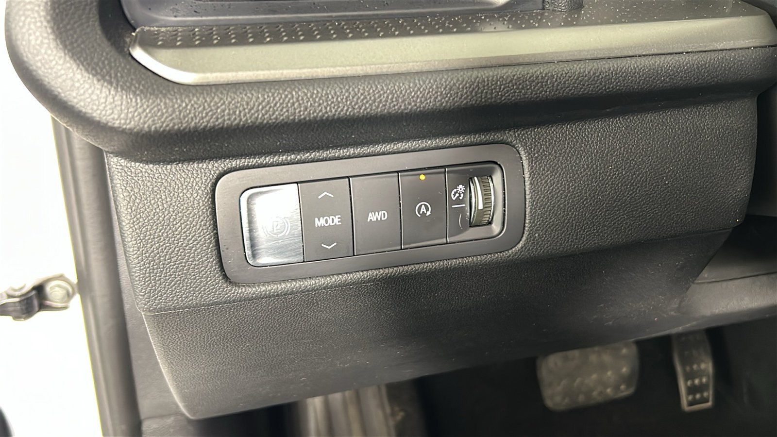 Used 2025 Chevrolet Traverse LT w/ Midnight/Sport Edition AWD/4WD image 24