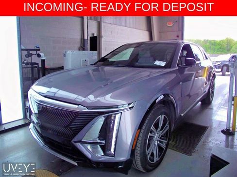Used 2024 Cadillac Lyriq Luxury w/ LPO, Floor Liner Package AWD/4WD image 1
