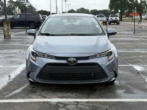 Used 2023 Toyota Corolla LE FWD image 2