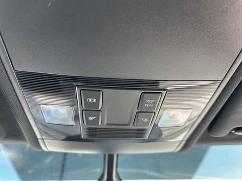 Used 2021 Volkswagen Atlas Cross Sport S image 11