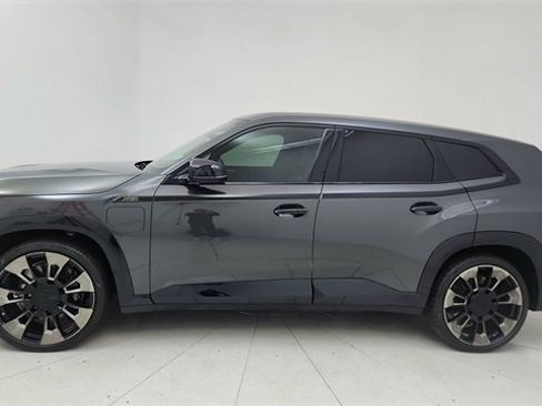 Used 2023 BMW XM image 3