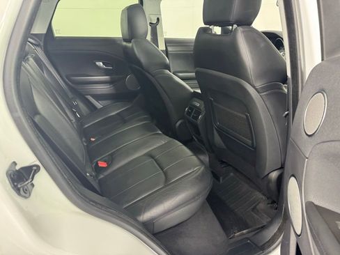 Used 2019 Land Rover Range Rover Evoque SE AWD/4WD image 32