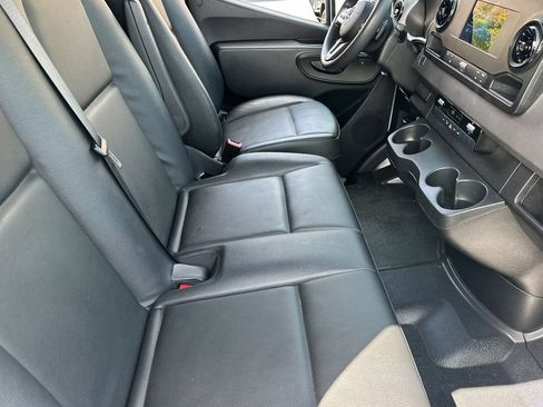 Used 2024 Mercedes-Benz Sprinter 2500 image 16