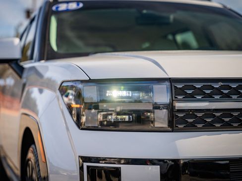 Used 2025 Hyundai Santa Fe Calligraphy w/ Tow & Go Package image 10