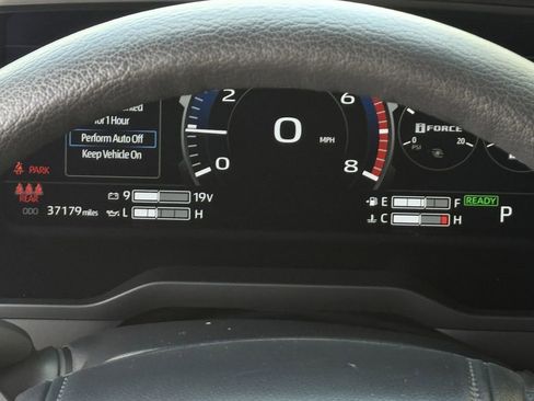 Used 2024 Toyota Tundra Platinum w/ TRD Off-Road Package AWD/4WD image 17