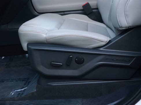 Used 2025 Ford Expedition Max Active AWD/4WD image 19