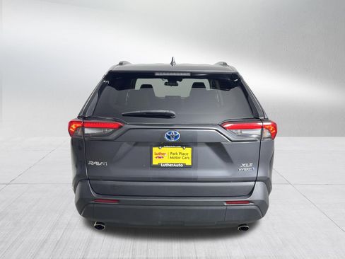 Used 2020 Toyota RAV4 XLE w/ XLE Grade Weather Package image 6