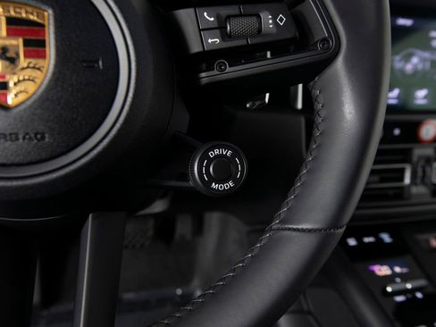 Certified 2026 Porsche Macan AWD/4WD image 24