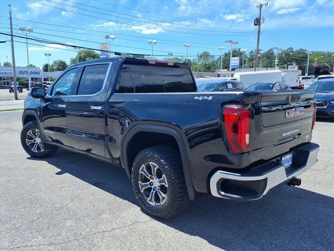Used 2025 GMC Sierra 1500 SLT AWD/4WD image 6