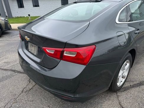 Used 2018 Chevrolet Malibu LS w/ LPO, Convenience Package 1 FWD image 8