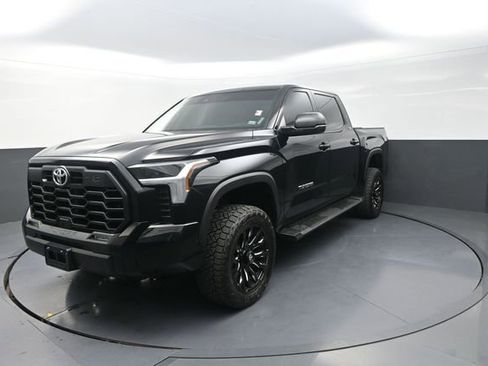 Used 2024 Toyota Tundra SR5 w/ SR5 Premium Package AWD/4WD image 44