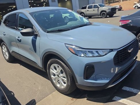Used 2025 Ford Escape Active FWD image 1