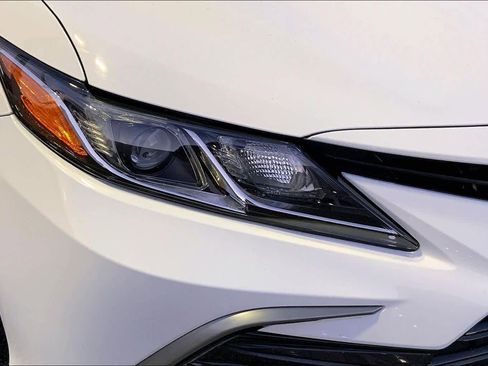 Used 2021 Toyota Camry LE image 26