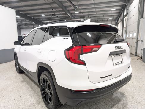 Used 2020 GMC Terrain SLE w/ Driver Convenience Package image 5