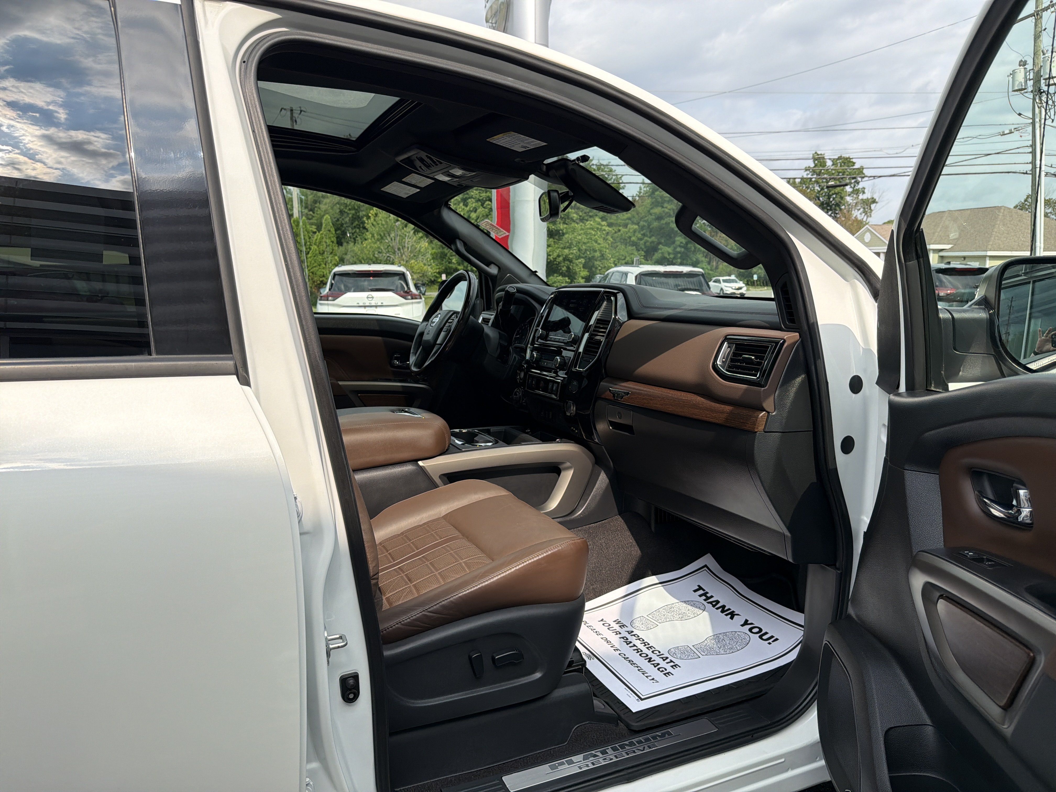 Used 2021 Nissan Titan Platinum Reserve w/ Moonroof Package AWD/4WD image 10