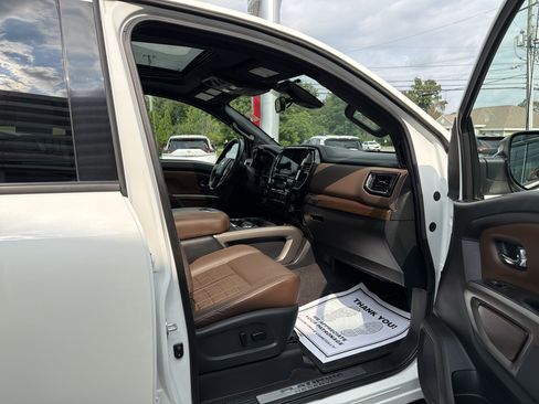 Used 2021 Nissan Titan Platinum Reserve w/ Moonroof Package AWD/4WD image 10