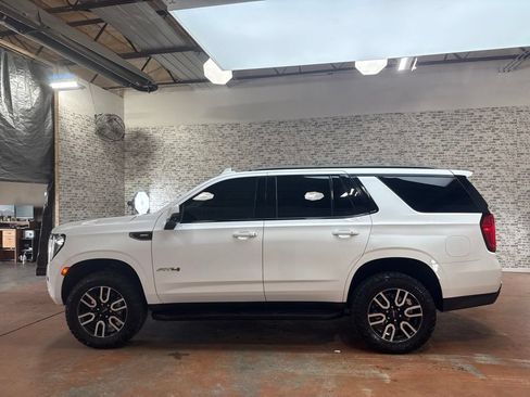 Used 2023 GMC Yukon AT4 w/ Technology Package AWD/4WD image 4
