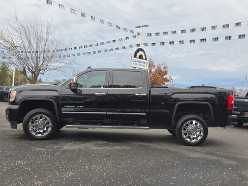 Used 2018 GMC Sierra 2500 Denali w/ Duramax Plus Package image 7