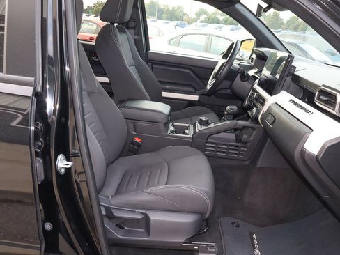 Used 2024 Toyota Tacoma TRD Off-Road image 27