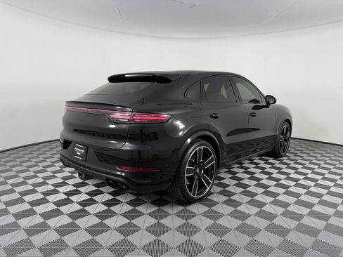 Certified 2023 Porsche Cayenne Turbo AWD/4WD image 9