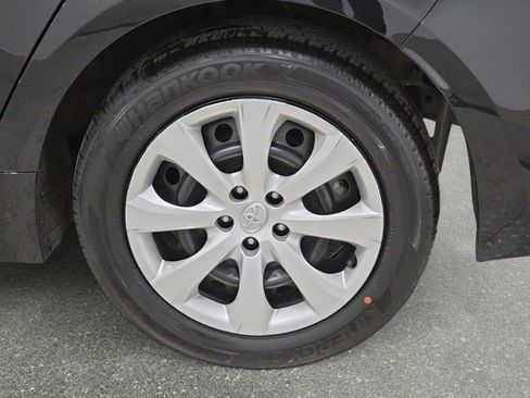 Certified 2025 Toyota Corolla LE image 27