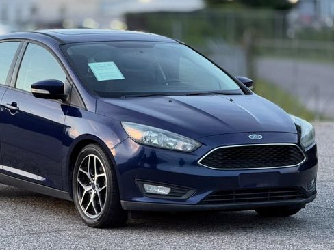 Used 2017 Ford Focus SEL w/ Cold Weather Package FWD image 15