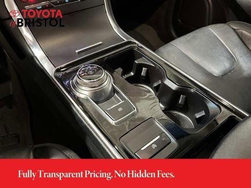 Used 2019 Ford Edge Titanium AWD/4WD image 32