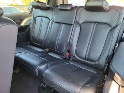 Used 2024 Jeep Wagoneer L Series II w/ Flexible Seating Group image 9