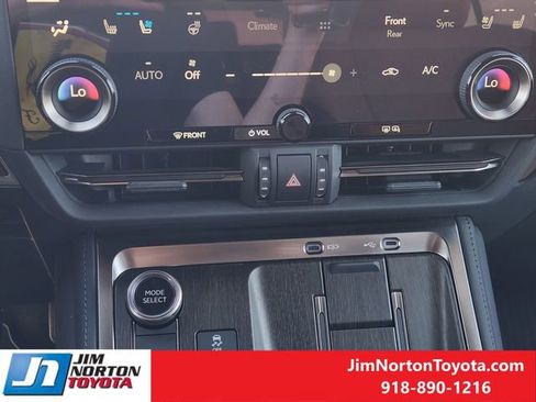 Used 2025 Lexus GX 550 w/ Accessory Package (2T) image 20