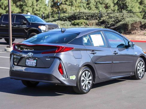 Certified 2022 Toyota Prius Prime XLE FWD image 7
