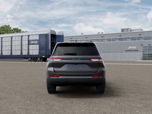 New 2026 Jeep Grand Cherokee Altitude AWD/4WD image 7