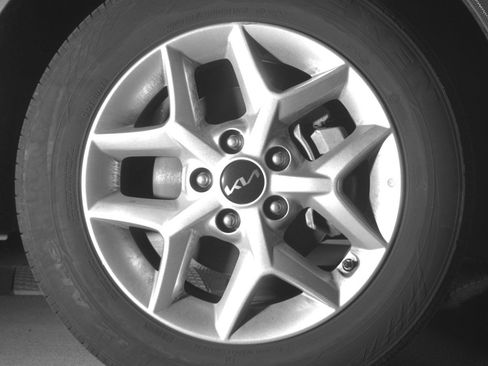 Used 2025 Kia Soul LX w/ LX Technology Package image 13