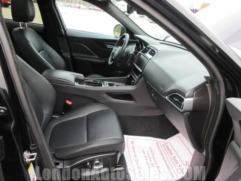 Used 2020 Jaguar F-PACE Premium AWD/4WD image 16