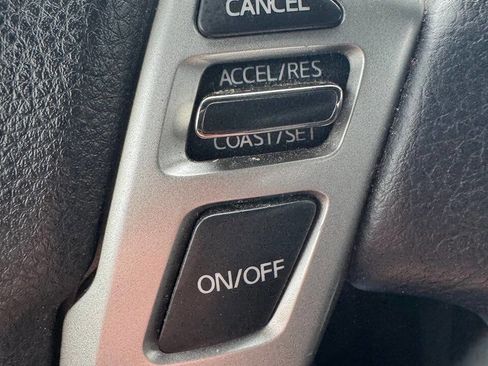Used 2018 Nissan Titan SV w/ SV Convenience Package AWD/4WD image 14