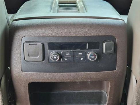 Used 2016 GMC Yukon Denali RWD image 17