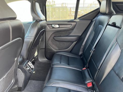 Used 2024 Volvo XC40 B5 Core AWD/4WD image 29