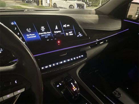 Used 2022 Cadillac Escalade Premium Luxury w/ Performance Package image 19