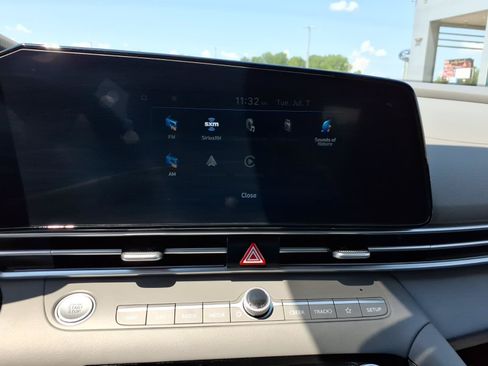 Used 2024 Hyundai Elantra SEL FWD image 18