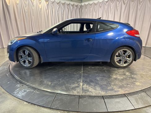 Used 2016 Hyundai Veloster w/ Option Group 03 image 8